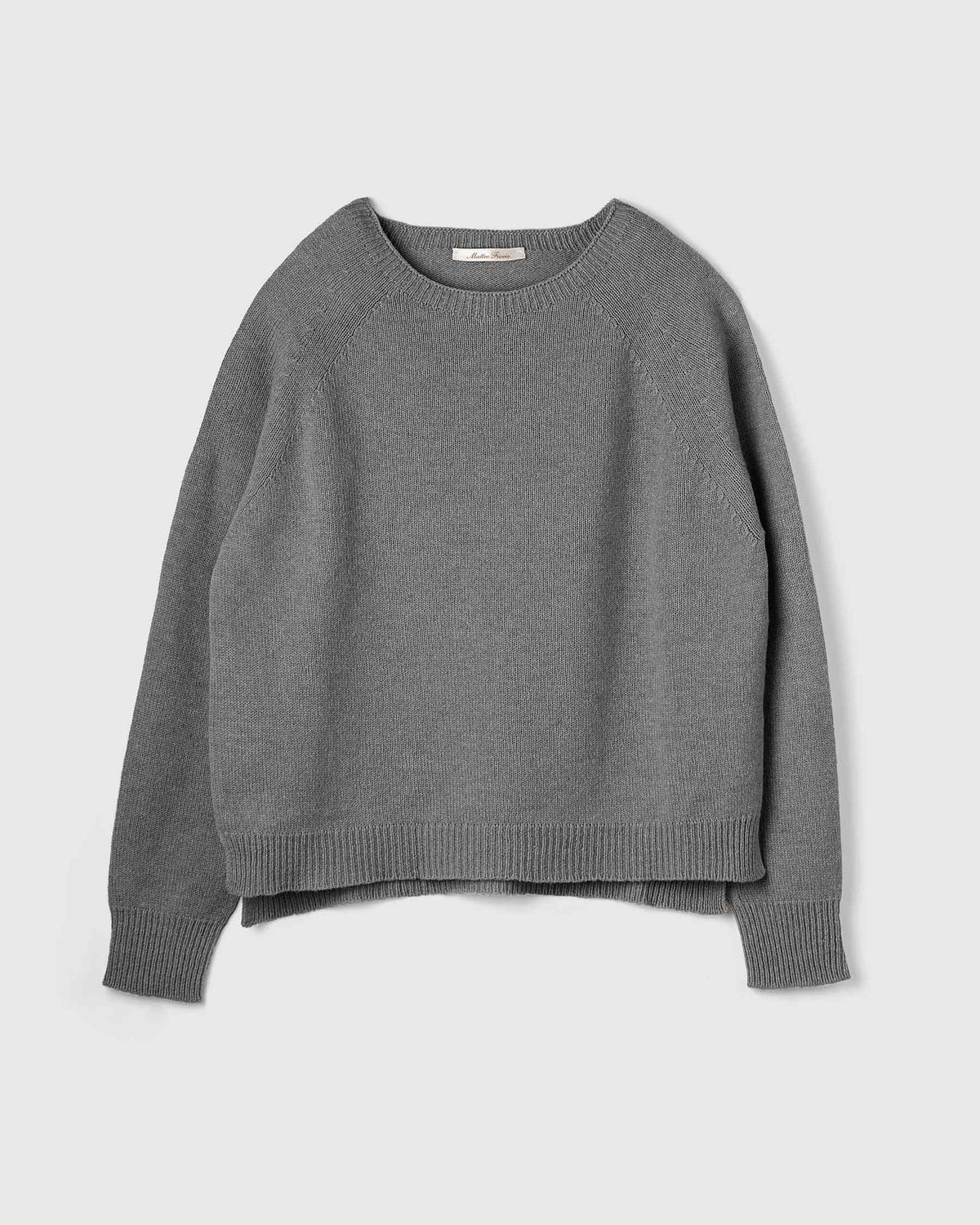 barchetta-con-spacchi-in-lana-merino-e-cashmere-fumo-Matteo-Fiorio-Maglieria