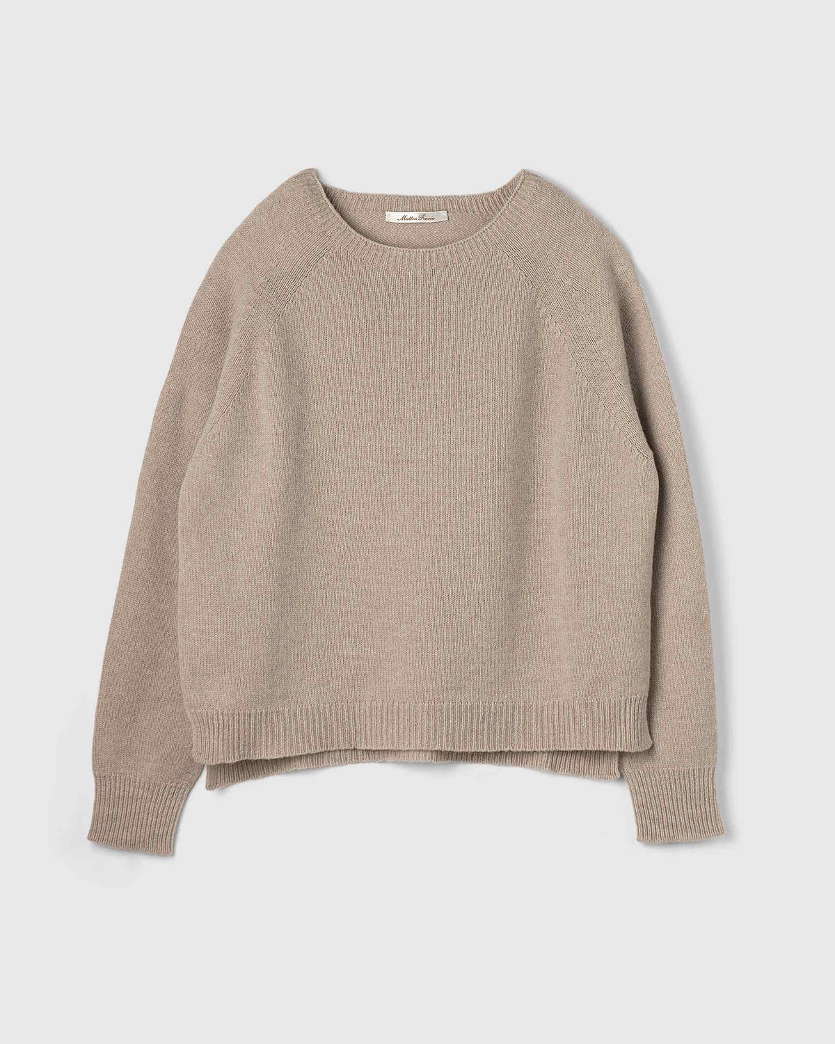 barchetta-con-spacchi-in-lana-merino-e-cashmere-sabbia-Matteo-Fiorio-Maglieria