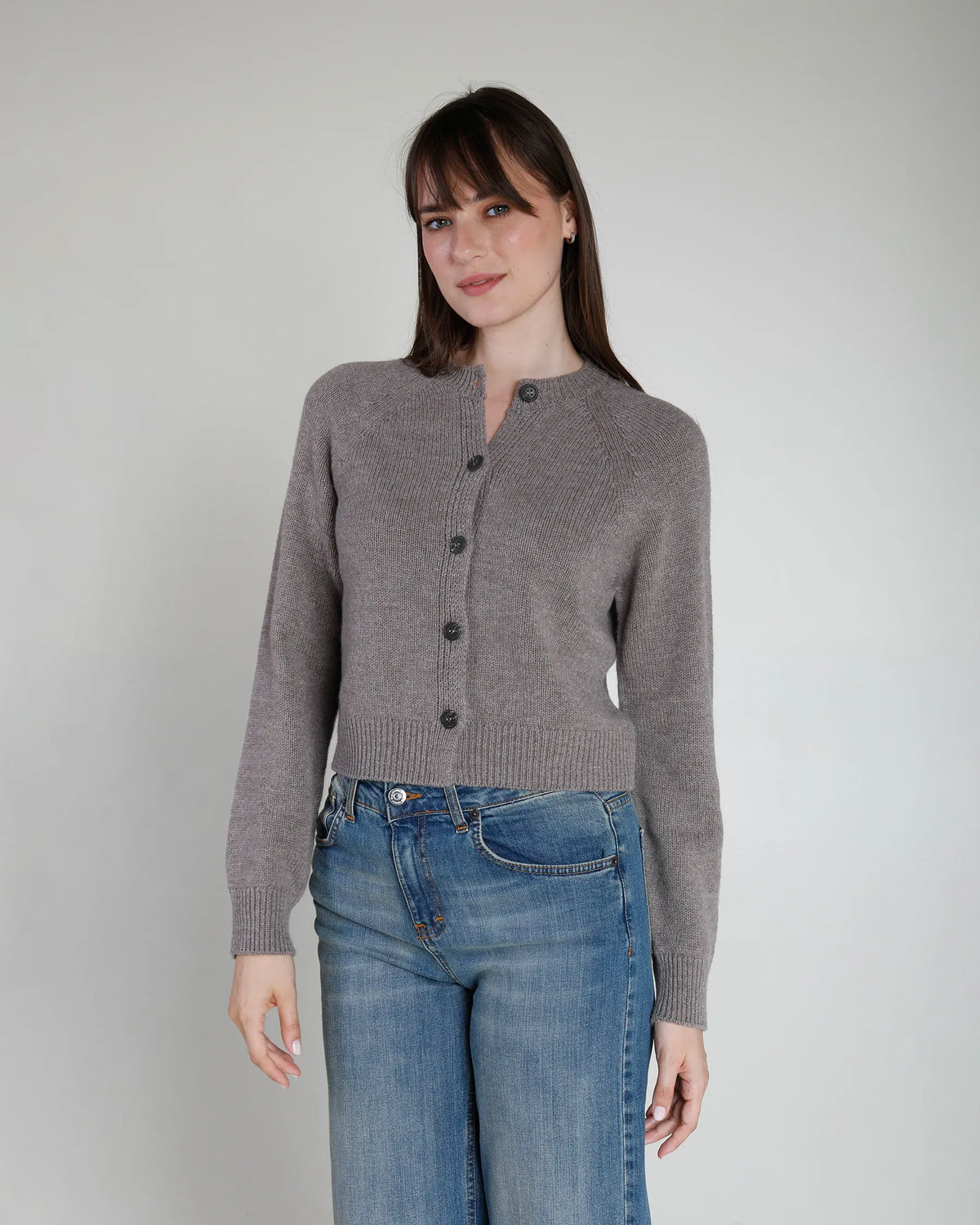 Cardigan corto in lana merino e cashmere colore Blu, made in Italy. Brand Matteo Fiorio Maglieria