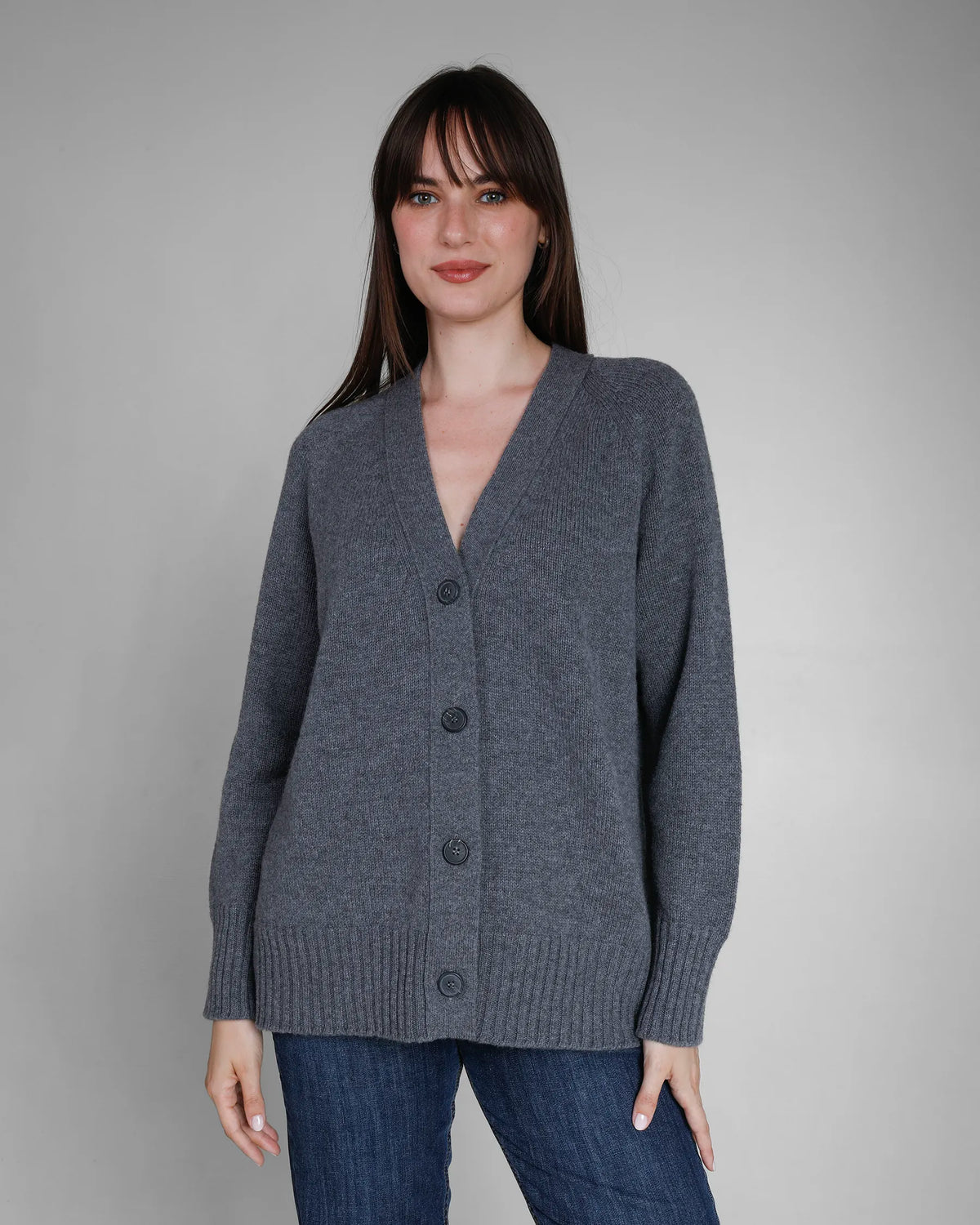 Cardigan lungo Donna in Lana Merino e Cashmere colore Grigio, made in Italy. Brand Matteo Fiorio Maglieria.