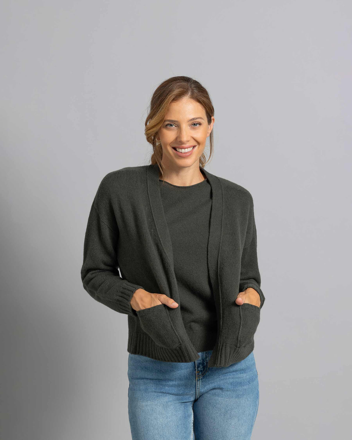 cardigan-scatolina-lana-e-cashmere-senza-bottoni-Matteo-Fiorio-Maglieria-2