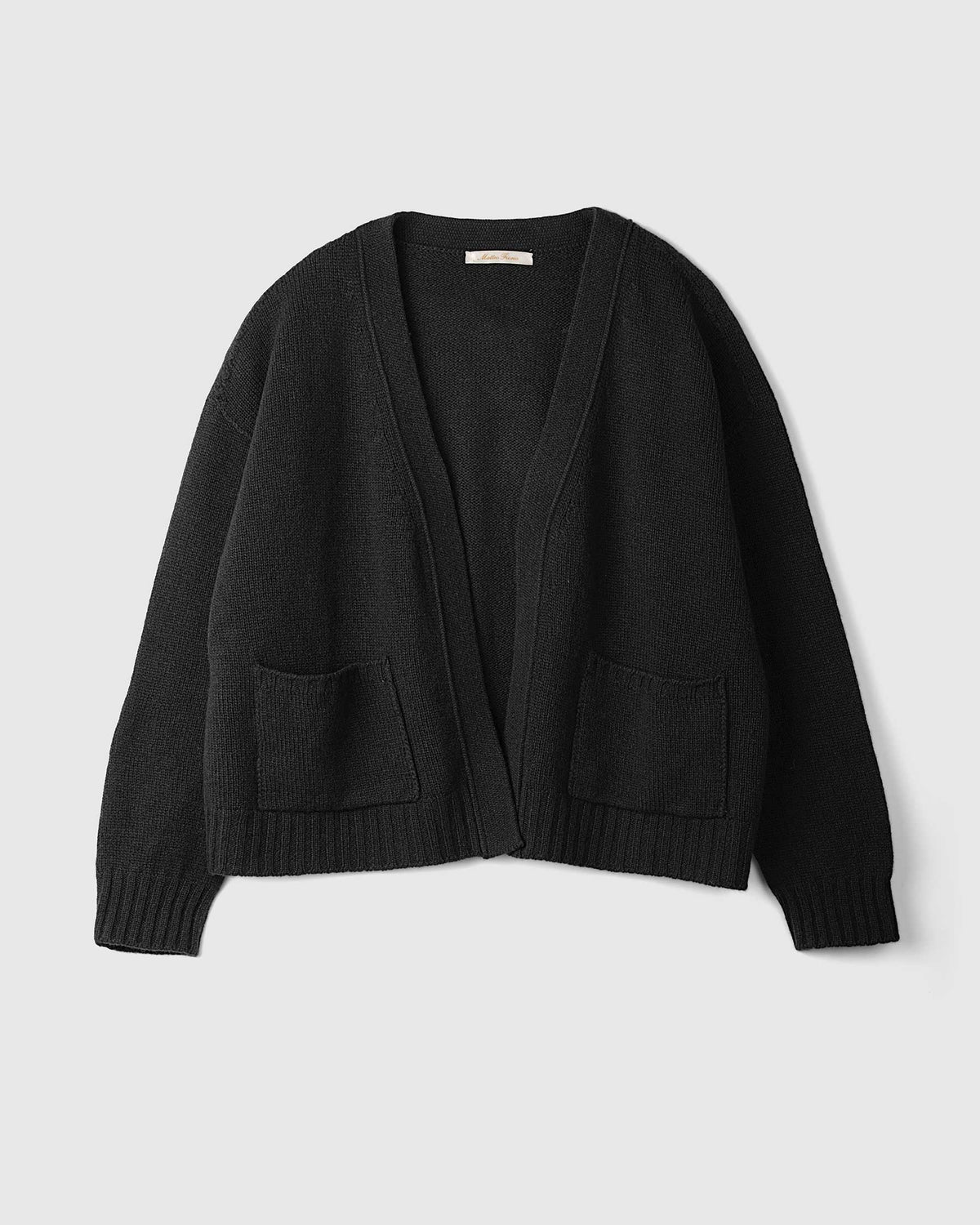 cardigan-scatolina-lana-e-cashmere-senza-bottoni-nero-Matteo-Fiorio-Maglieria