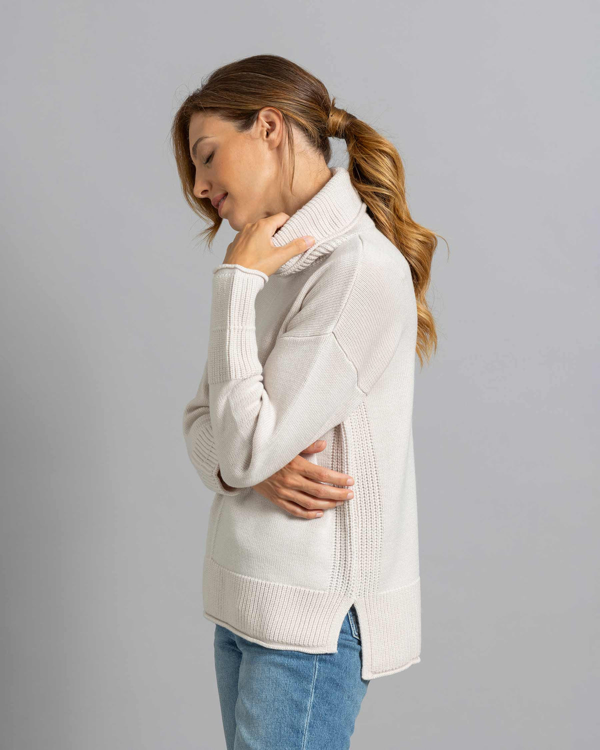 Ciambella donna a 3 Fili in puro Merino colore Beige, made in Italy. Brand Matteo Fiorio Maglieria