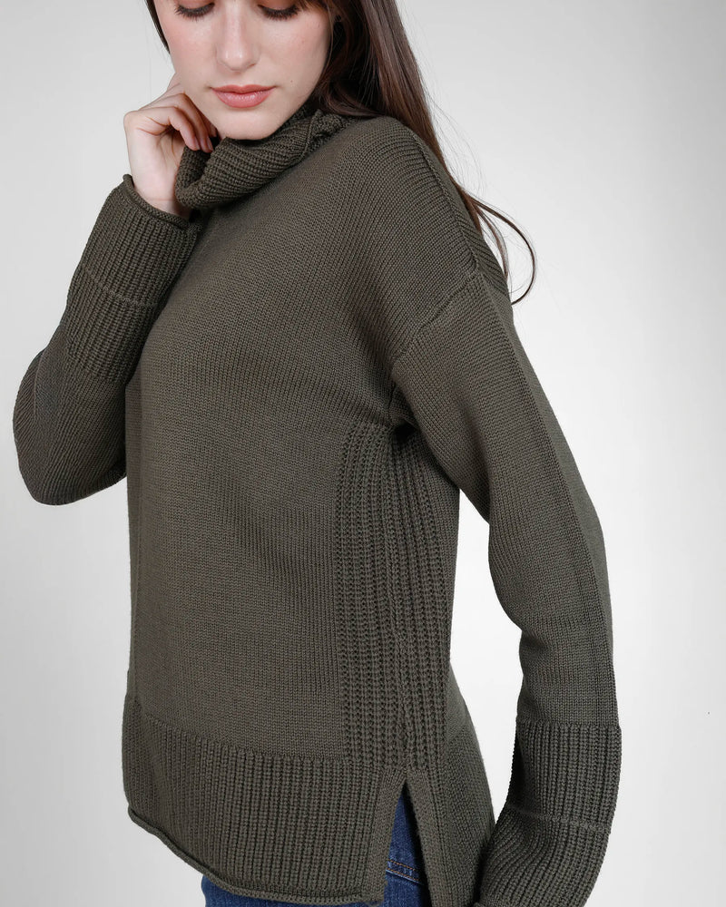 Ciambella donna a 3 Fili in puro Merino colore Verde, made in Italy. Brand Matteo Fiorio Maglieria