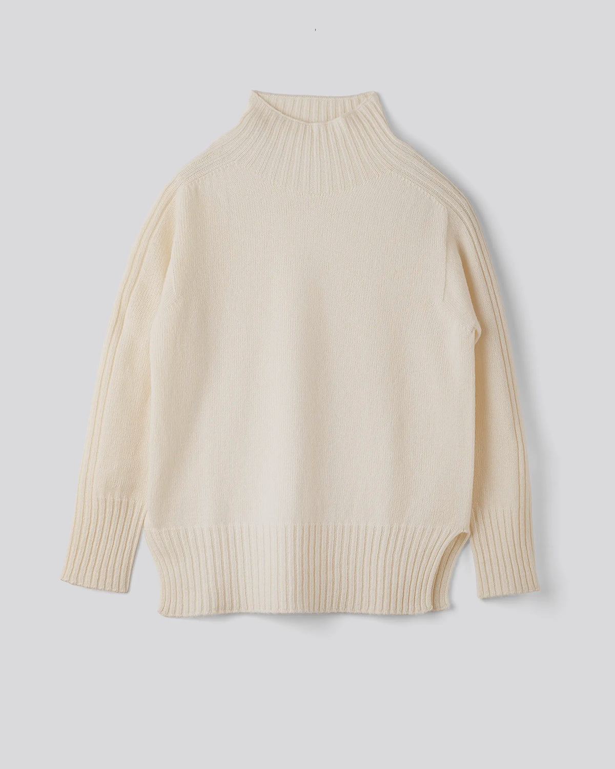 Dolcevita Donna con collo a vulcano lana merino e cashmere colore Bianco. Brand Matteo Fiorio Maglieria.