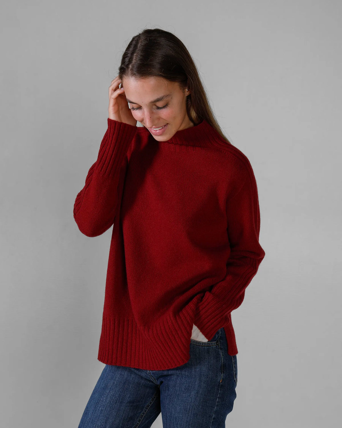 Dolcevita Donna con collo a vulcano lana merino e cashmere colore Bordeaux. Brand Matteo Fiorio Maglieria.