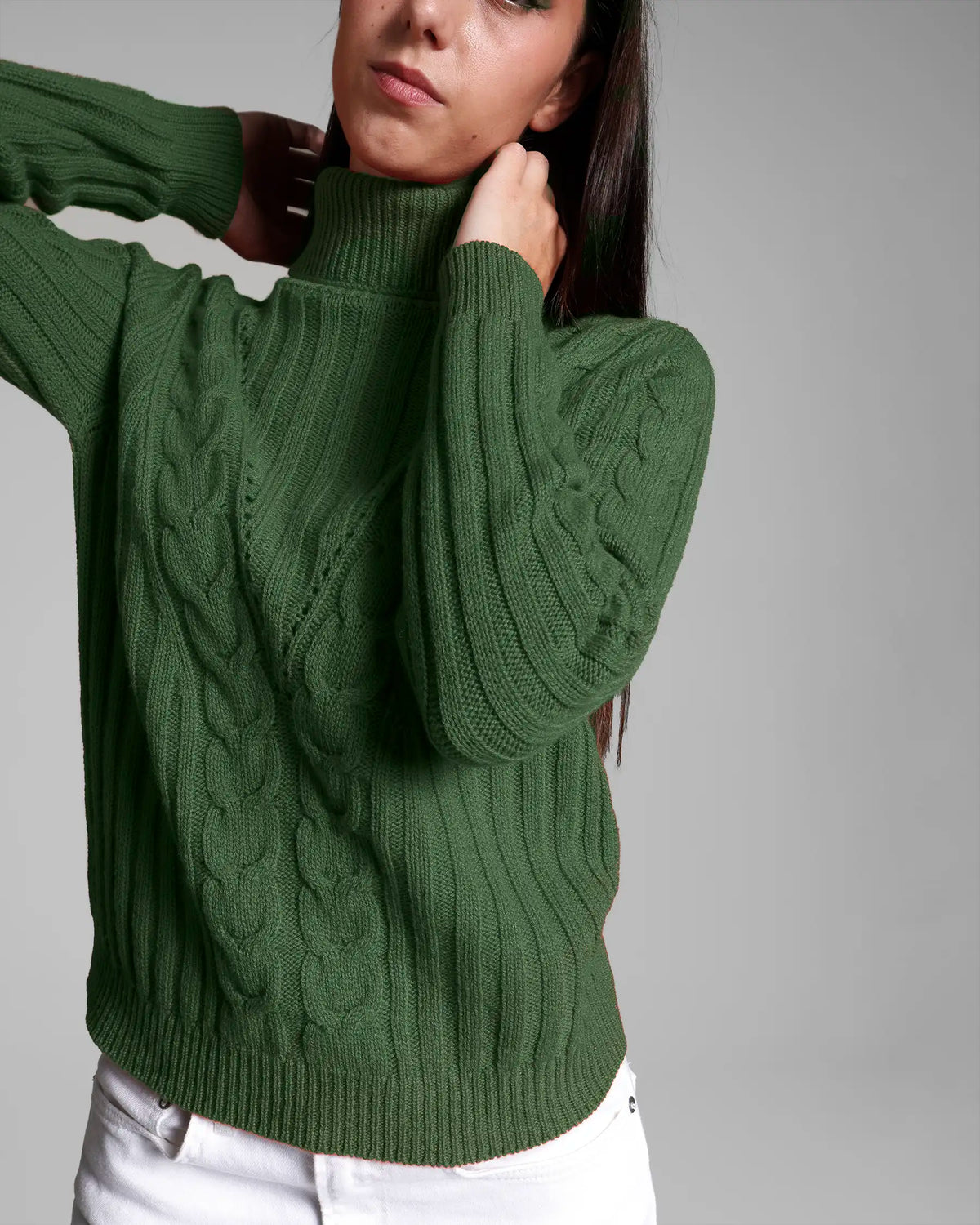 Dolcevita donna colore verde in lana e Cashmere, made in Italy. Brand Matteo Fiorio Maglieria