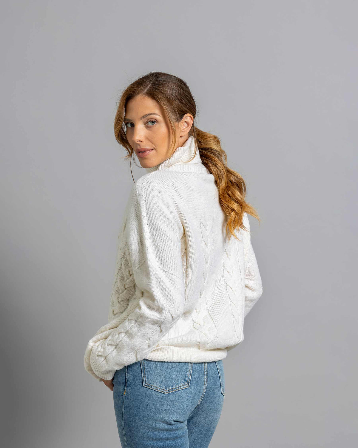 dolcevita-over-lana-merino-e-cashmere-con-treccia-Matteo-Fiorio-Maglieria