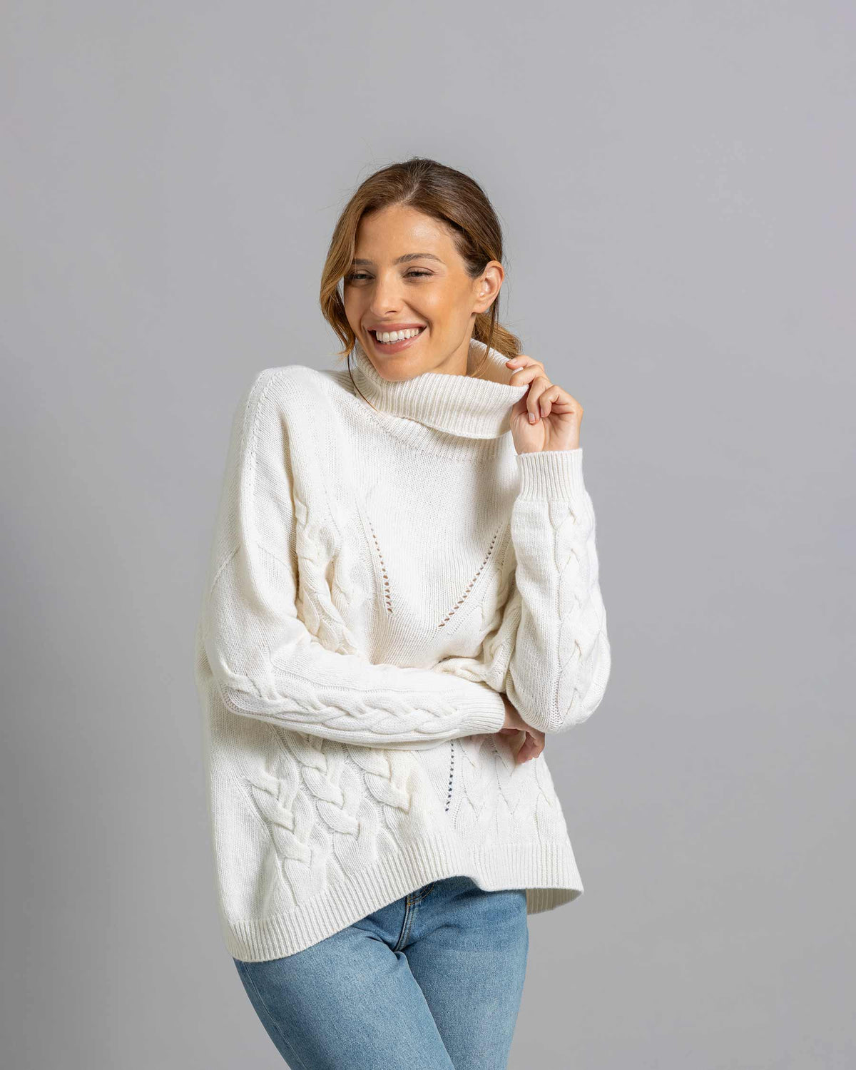 dolcevita-over-lana-merino-e-cashmere-con-treccia-Matteo-Fiorio-Maglieria-3