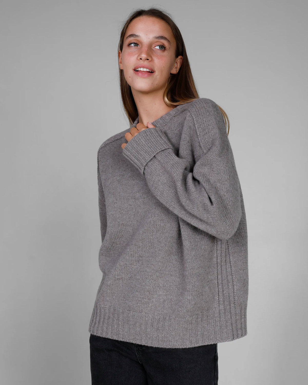 Girocollo donna pesante in Lana e Cashmere colore Beige, made in Italy. Brand Matteo Fiorio Maglieria.