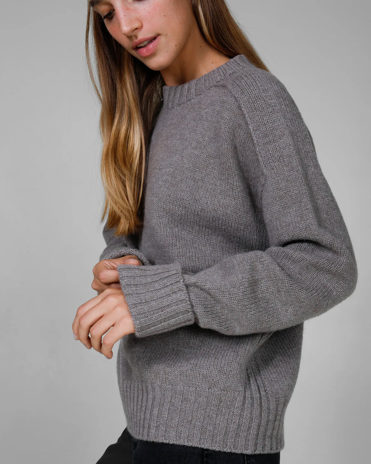 Girocollo donna pesante in Lana e Cashmere colore Beige, made in Italy. Brand Matteo Fiorio Maglieria.