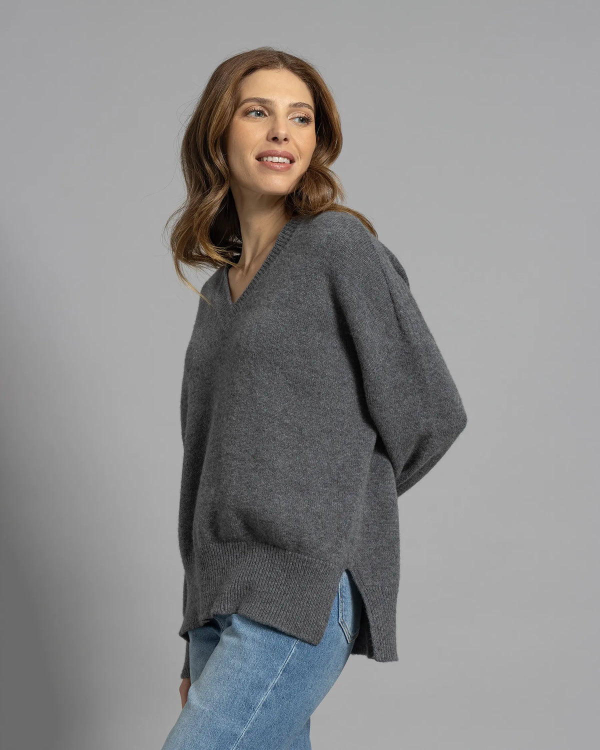 Scollo V over spacchetti laterali lana merino e cashmere