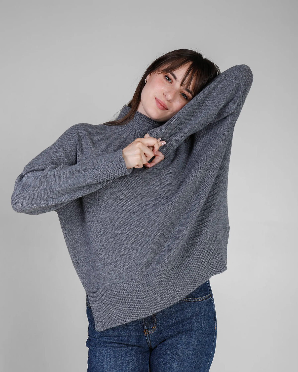 Maglione da donna con collo a lupetto  due fili in Lana e Cashmere colore Grigio. Brand Matteo Fiorio Maglieria