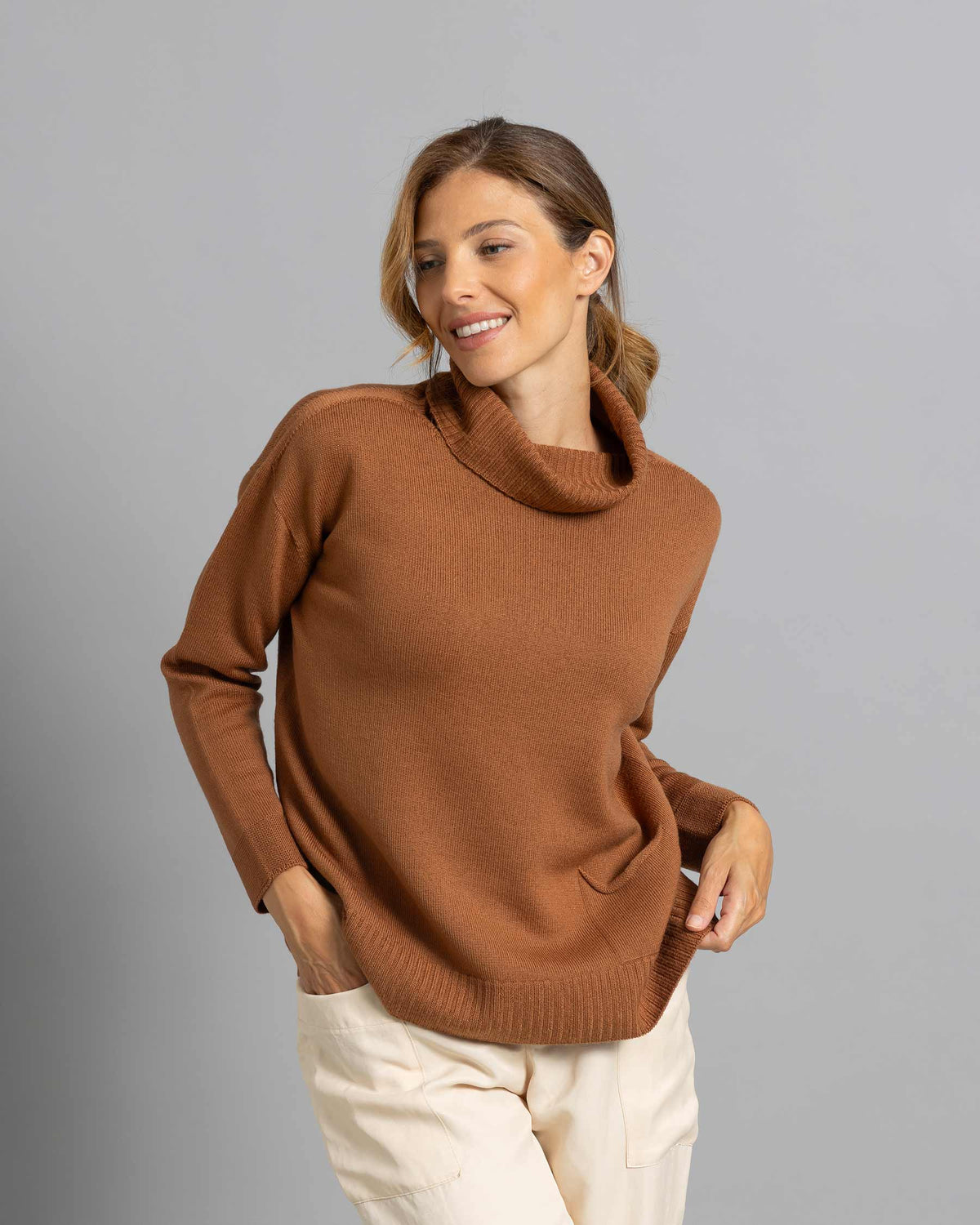 maglia-in-lana-merino-con-collo-a-ciambella-Matteo-Fiorio-Maglieria