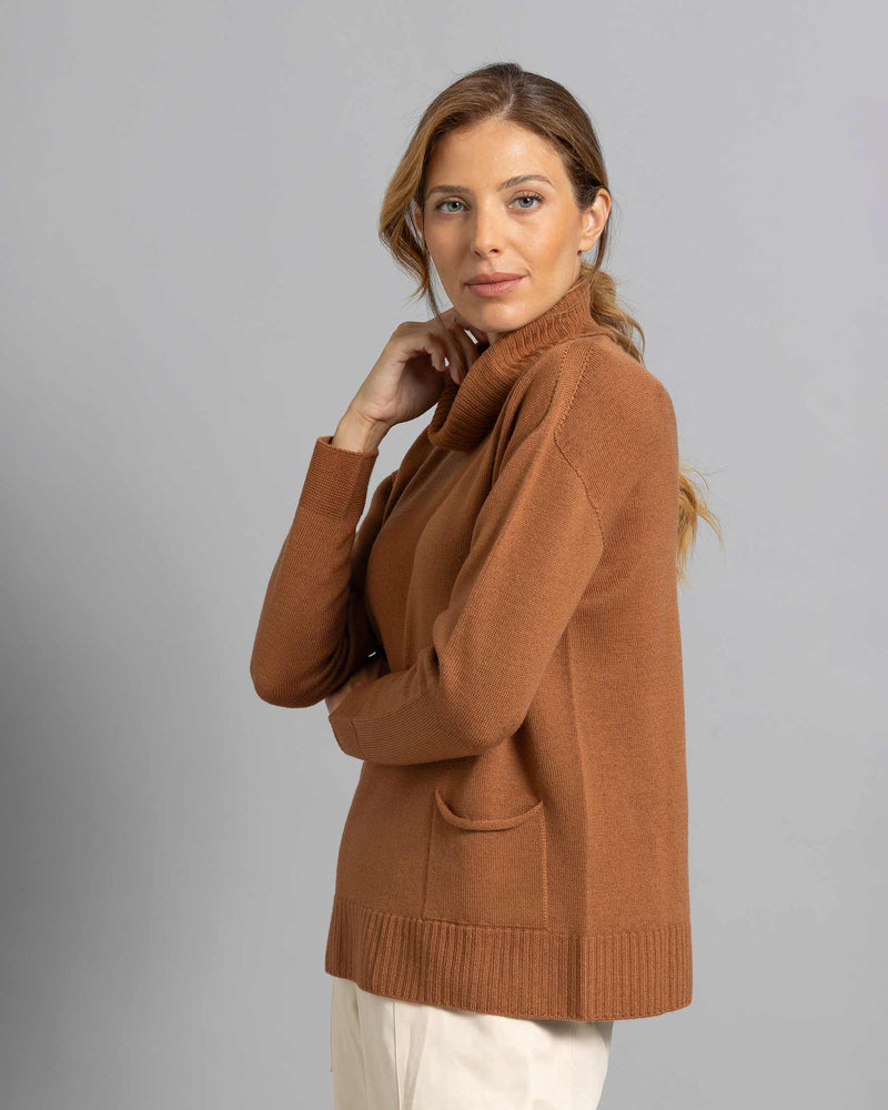 maglia-in-lana-merino-con-collo-a-ciambella-Matteo-Fiorio-Maglieria-2
