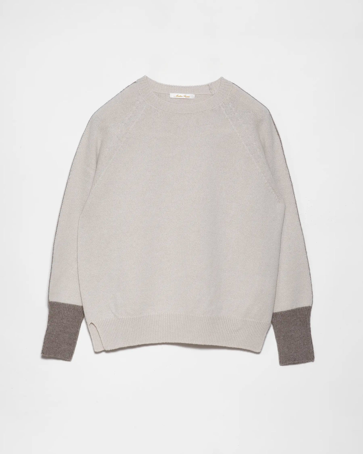 Girocollo donna in lana e cashmere con cuciture e polsi in contrasto. Brand Matteo Fiorio Maglieria