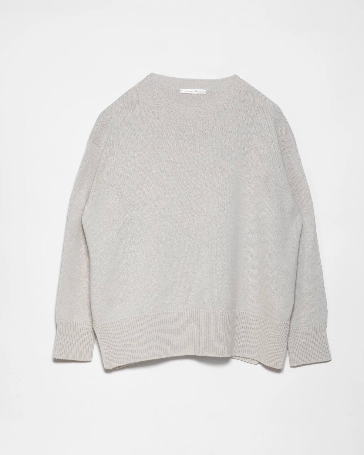 Maglione lungo donna girocollo con spacchi laterali in lana e cashmere colore Stucco. Brand Matteo Fiorio Maglieria.