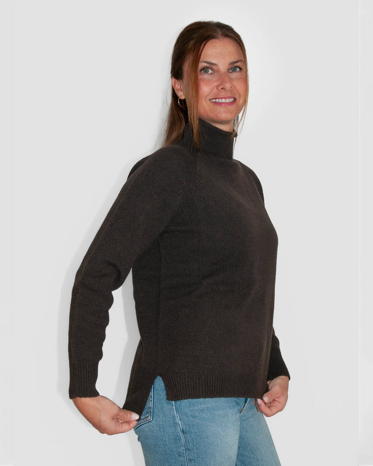 Lupetto raglan donna in lana e cashmere colore Caffè, Made in Italy - Matteo Fiorio Maglieria