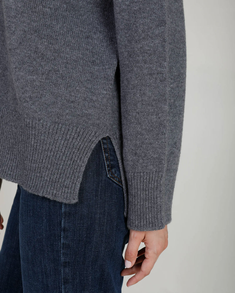 Maglione da donna con collo a lupetto  due fili in Lana e Cashmere colore Grigio. Brand Matteo Fiorio Maglieria