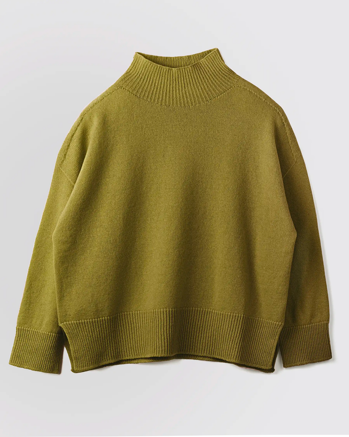 Lupetto donna in lana e cashmere colore Oliva, spacchi laterali, Made in Italy - Matteo Fiorio Maglieria